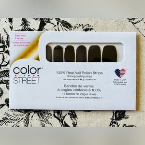 ✨Sold✨Color Street Made in Milan